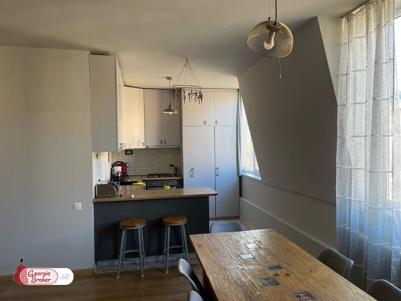 продается квартира с новым ремонтом 3-комнаты